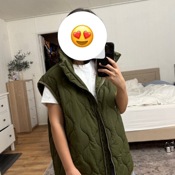 Revolve Jakke Gwen Quilted Vest - Picture 3 of 6